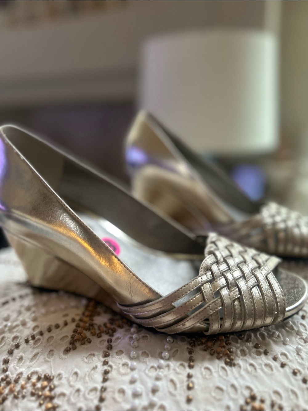 Avery Gold Woven Peep-Toe Wedge Sandals size 8.